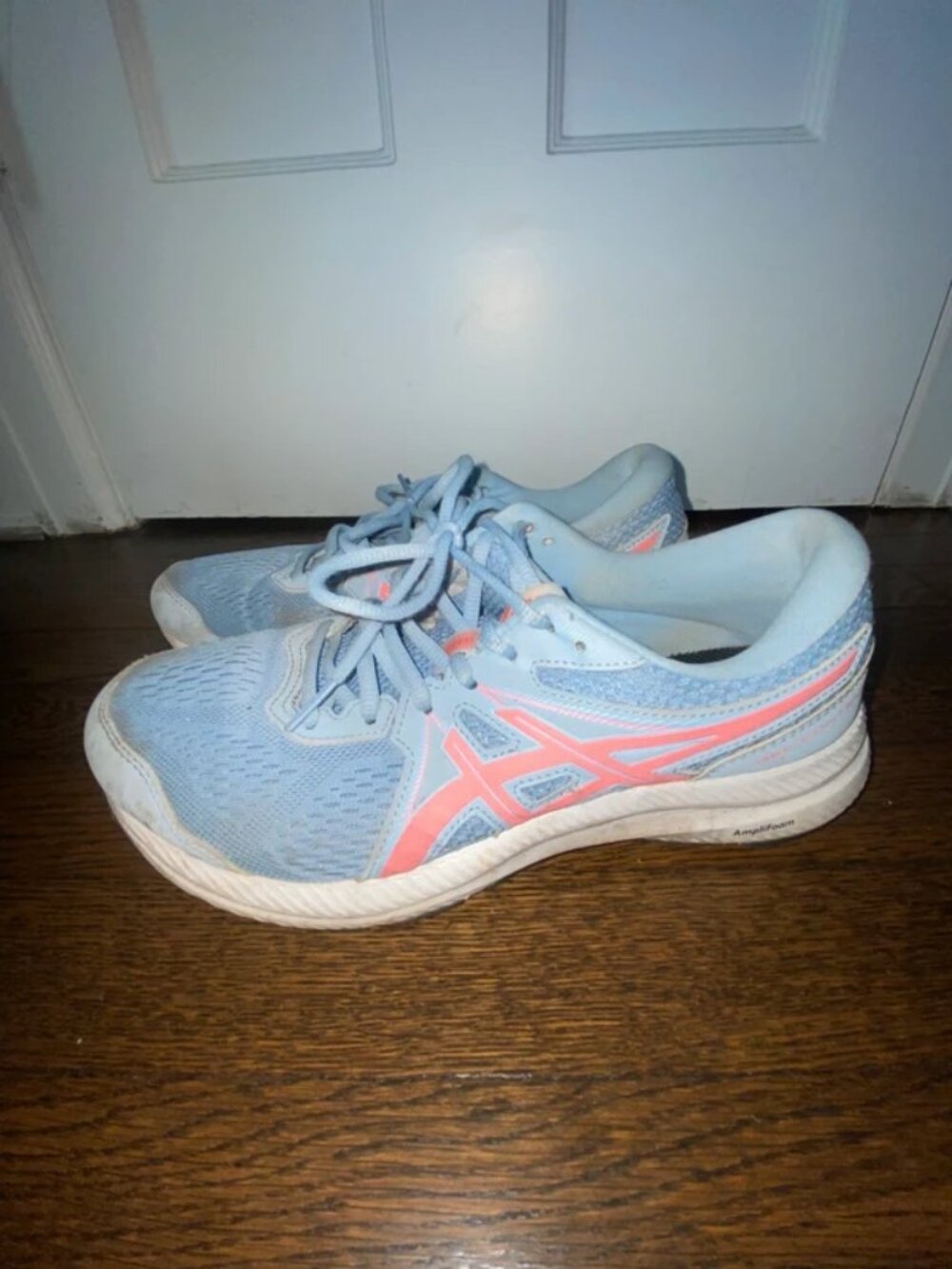 Womens baby blue asics sneakers gym shoes size 10